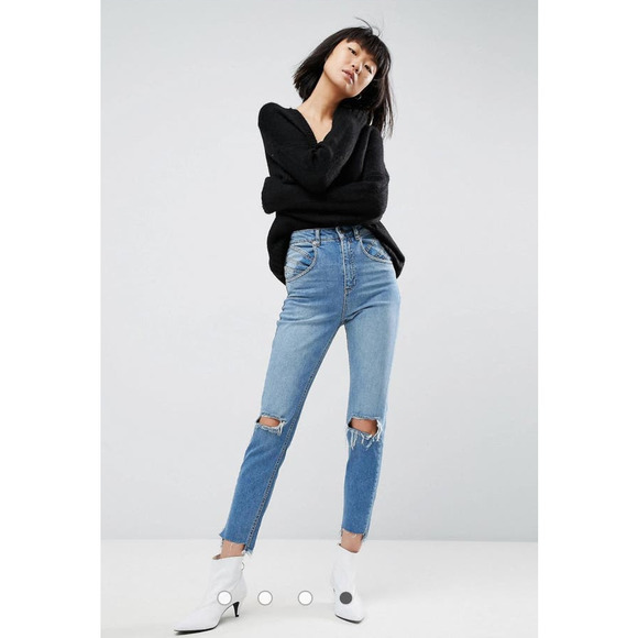 ASOS FARLEIGH High Waisted Slim Mom Jeans With 80's Seam Detail In Mid Wash Blue - Picture 1 of 13